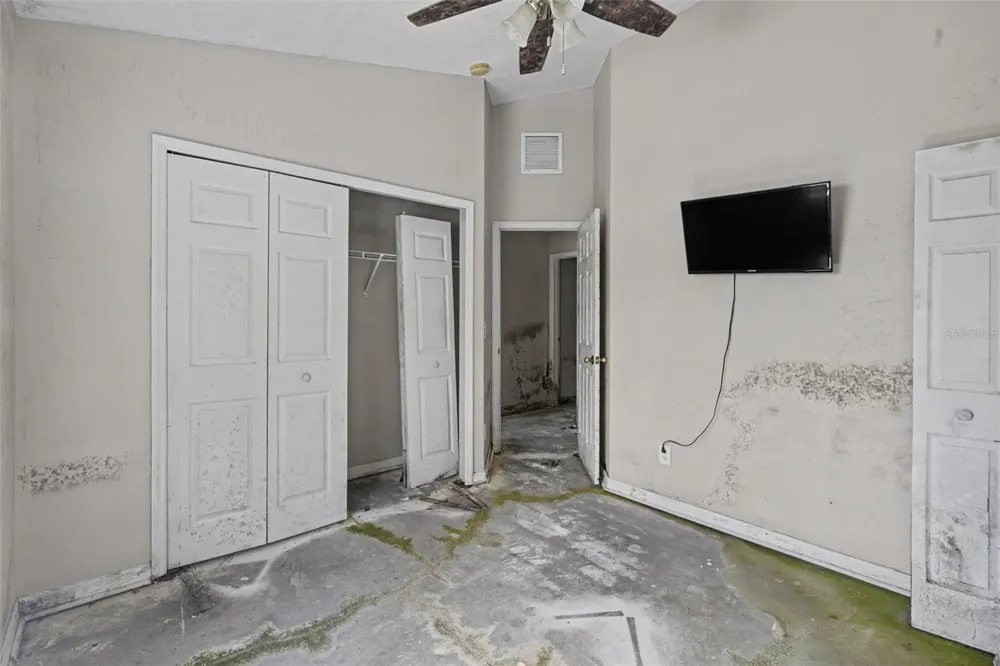 2603 W HENRY AVENUE Tampa, FL 33614