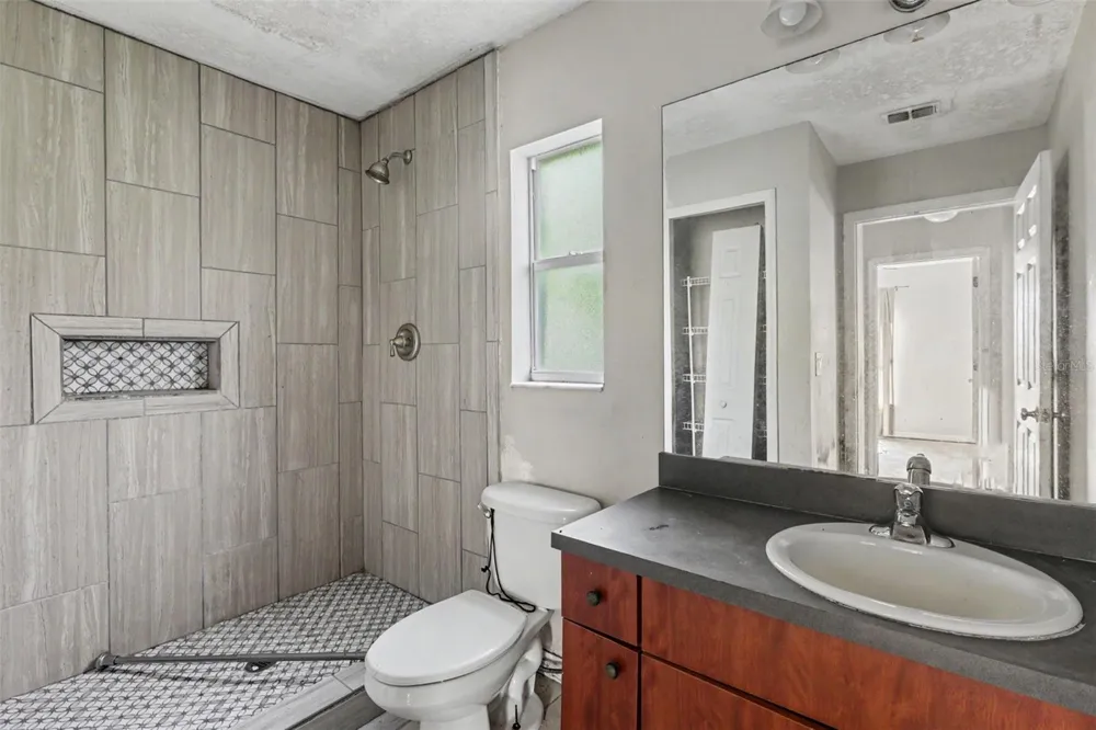 2603 W HENRY AVENUE Tampa, FL 33614
