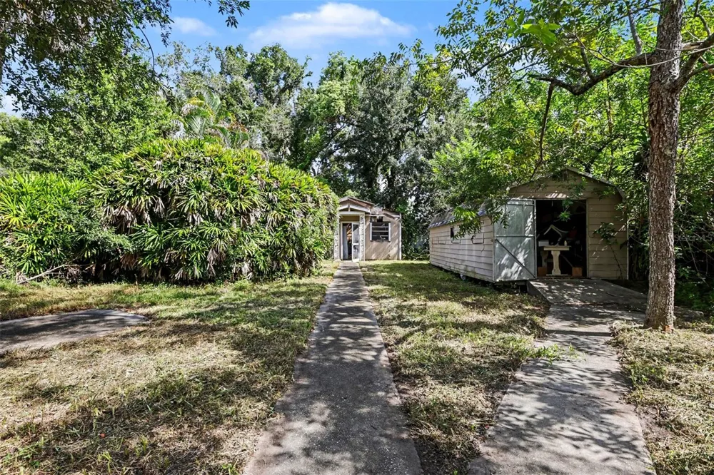 2603 W HENRY AVENUE Tampa, FL 33614