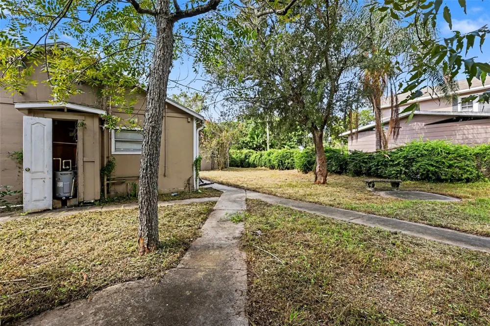 2603 W HENRY AVENUE Tampa, FL 33614