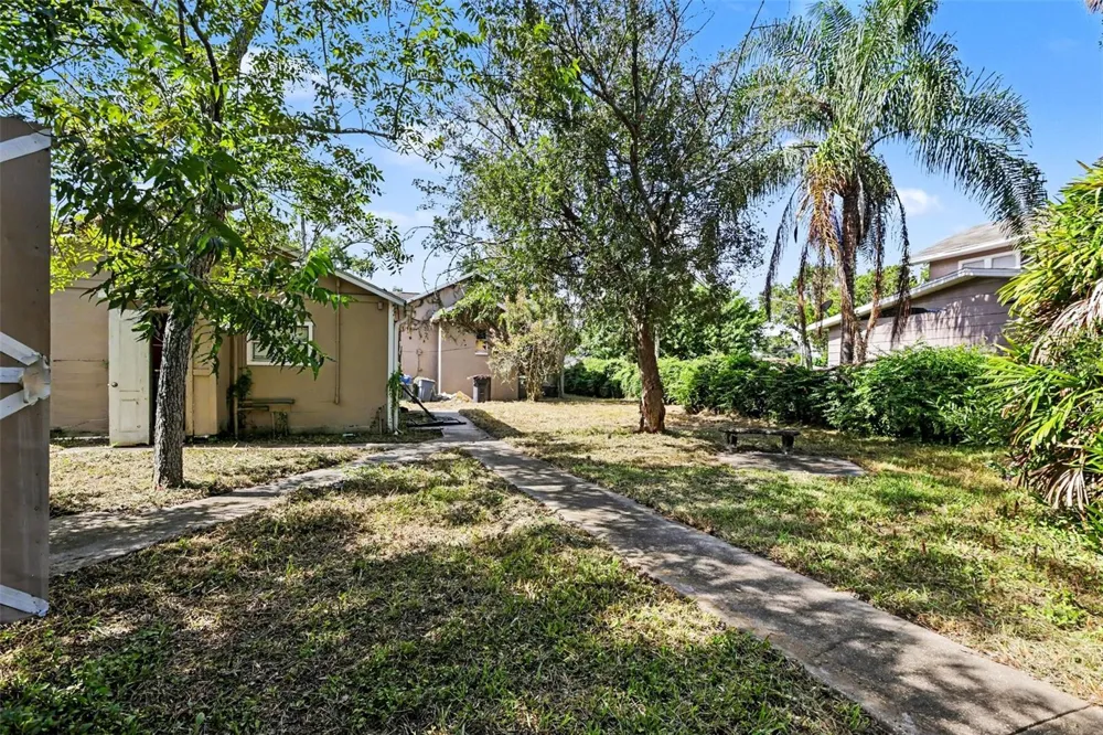 2603 W HENRY AVENUE Tampa, FL 33614