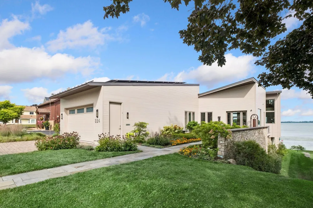 224 W Lake Street Waconia, MN 55387