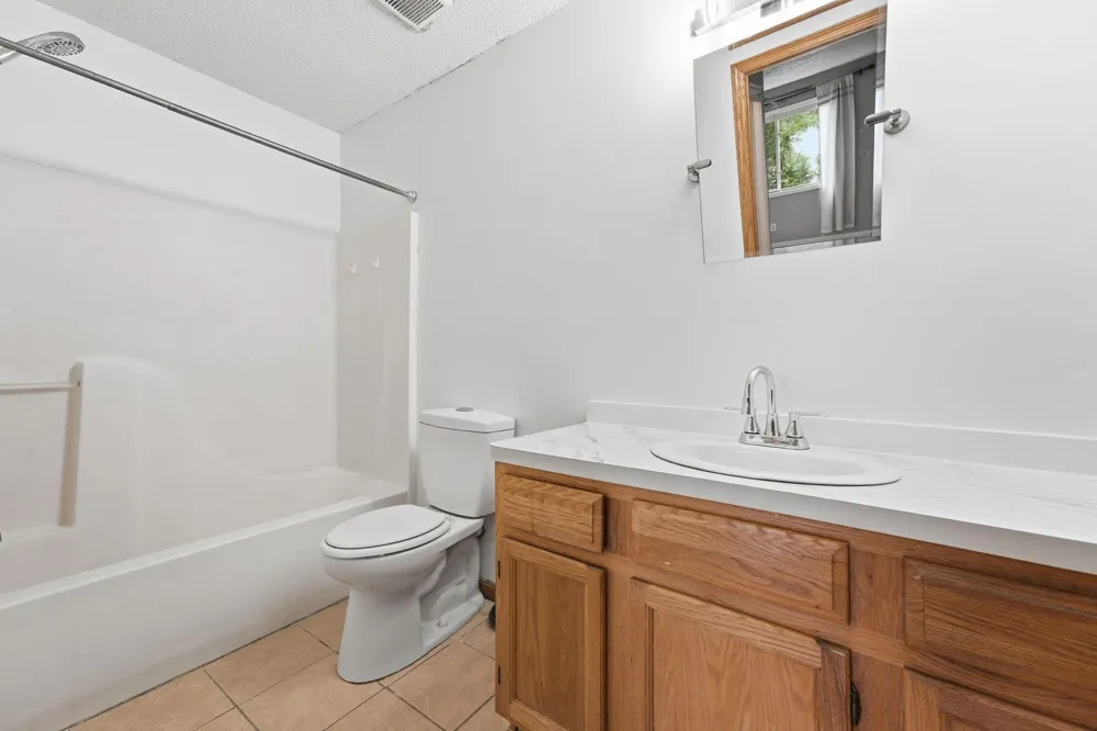 207 Shawnee Trail Shakopee, MN 55379