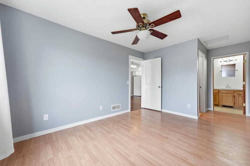 207 Shawnee Trail Shakopee, MN 55379