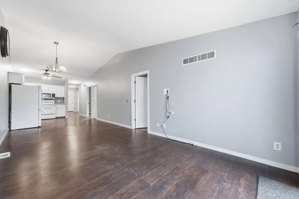 207 Shawnee Trail Shakopee, MN 55379