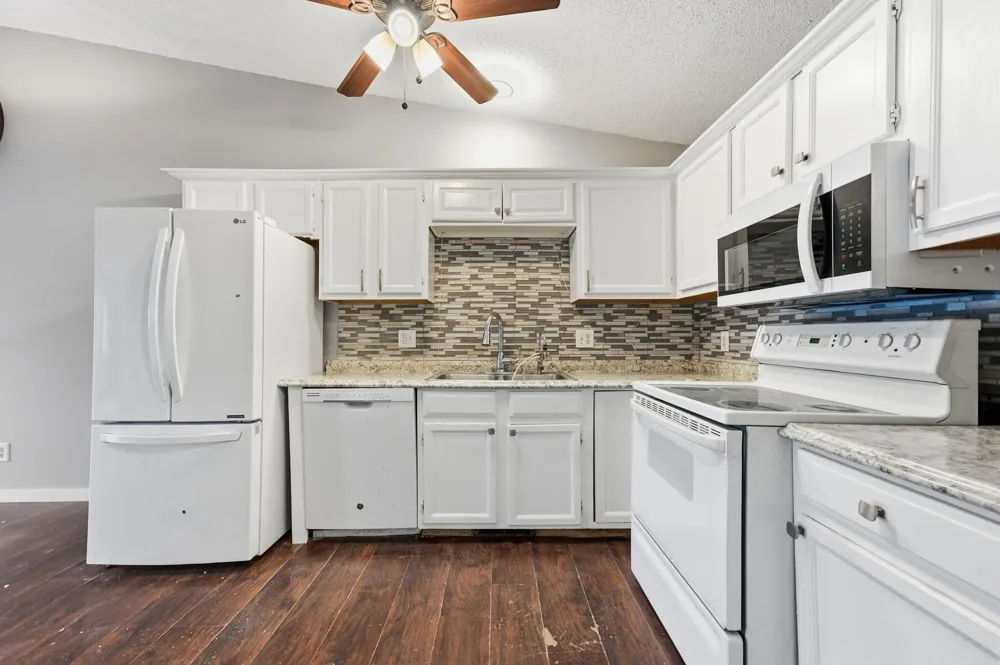 207 Shawnee Trail Shakopee, MN 55379