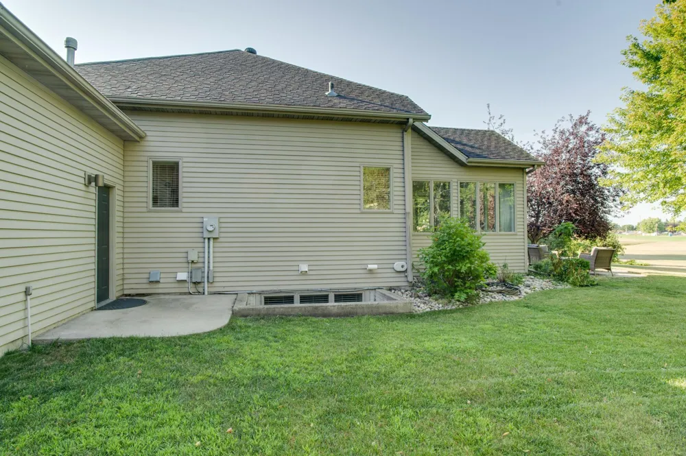 431 Clearview Court Moorhead, MN 56560