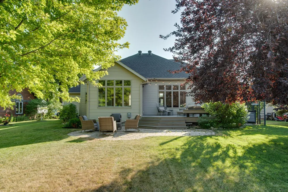 431 Clearview Court Moorhead, MN 56560