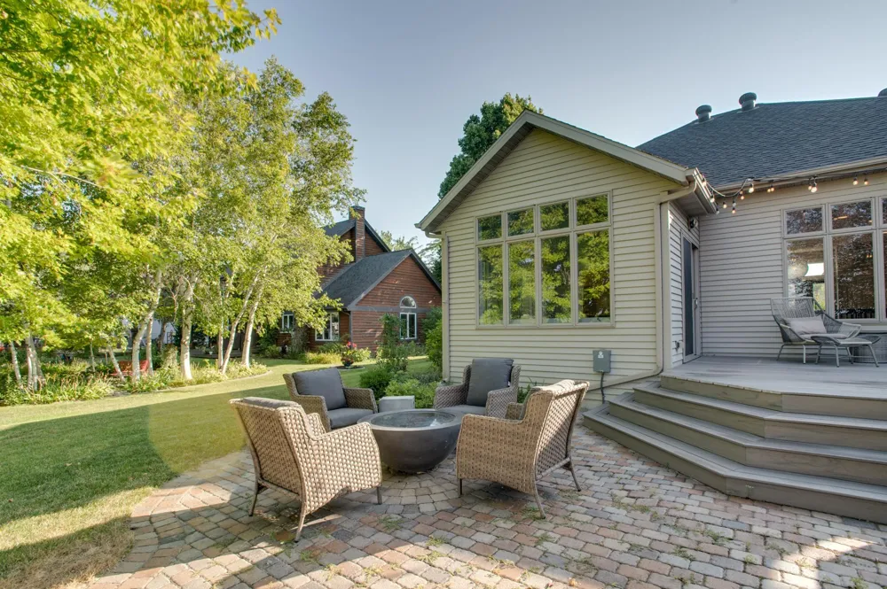 431 Clearview Court Moorhead, MN 56560