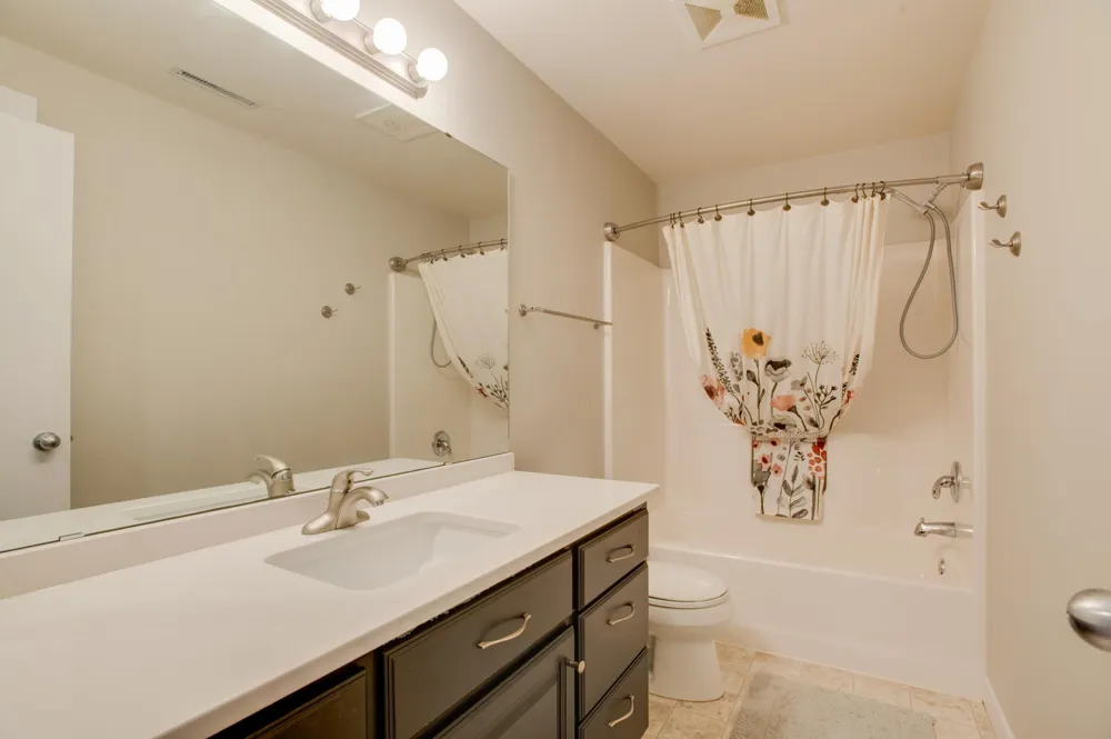 431 Clearview Court Moorhead, MN 56560