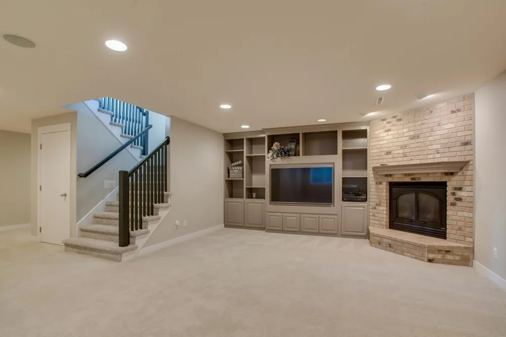 431 Clearview Court Moorhead, MN 56560