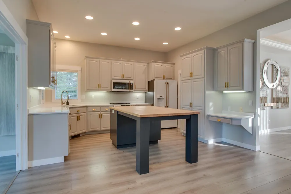 431 Clearview Court Moorhead, MN 56560