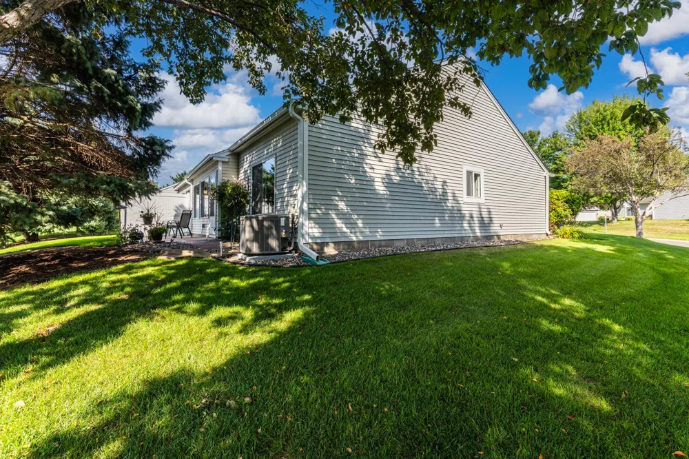 7490 Hinton Park Avenue S Cottage Grove, MN 55016