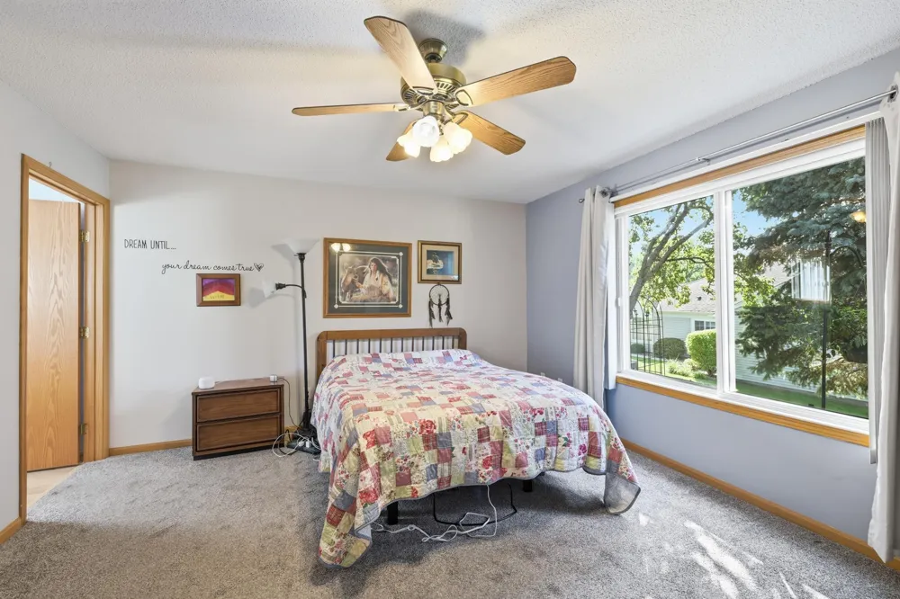 7490 Hinton Park Avenue S Cottage Grove, MN 55016