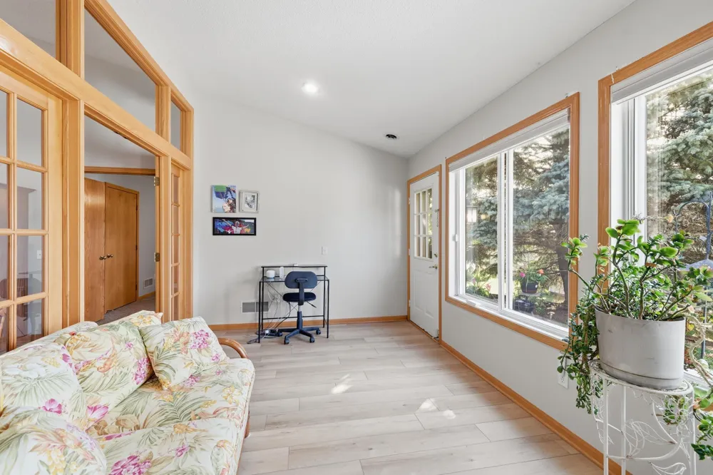 7490 Hinton Park Avenue S Cottage Grove, MN 55016