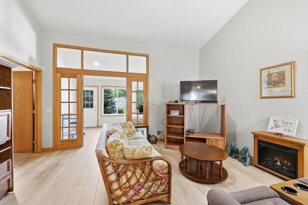 7490 Hinton Park Avenue S Cottage Grove, MN 55016