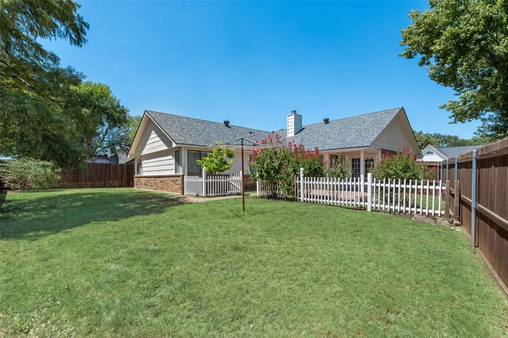 3305 Fairview Drive Corinth, TX 76210