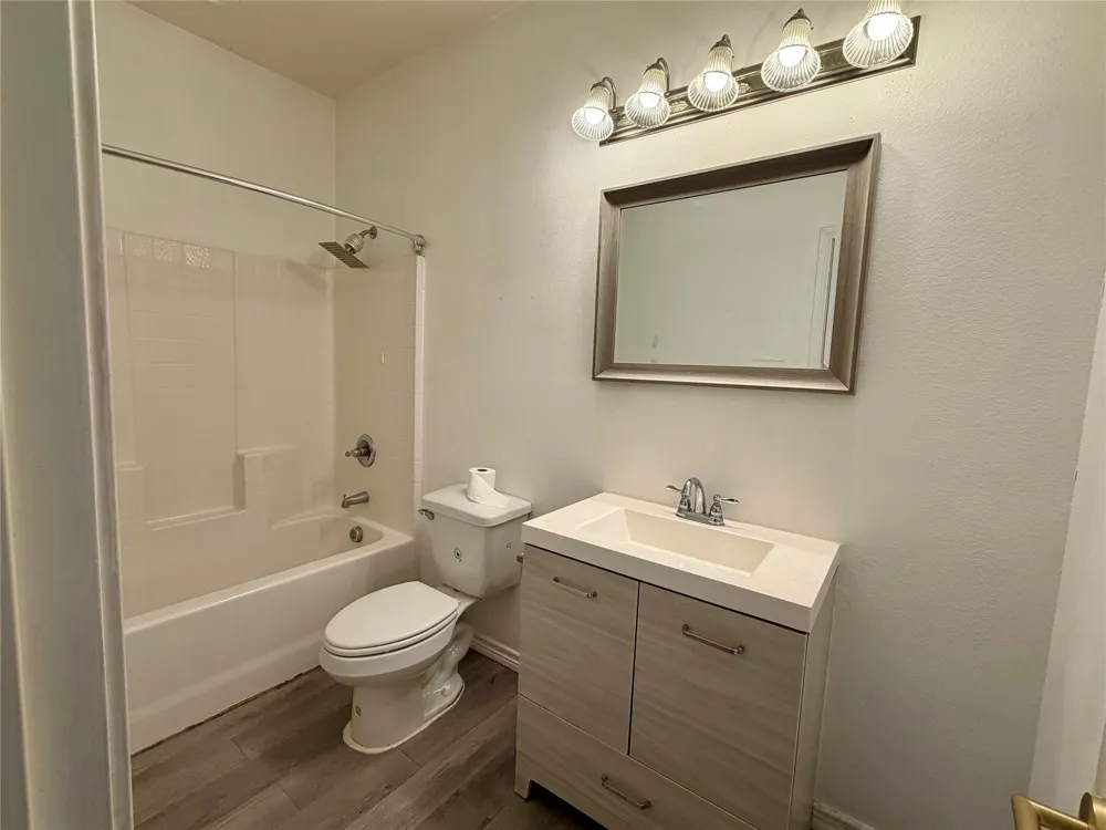 703 Perry Avenue Waxahachie, TX 75165