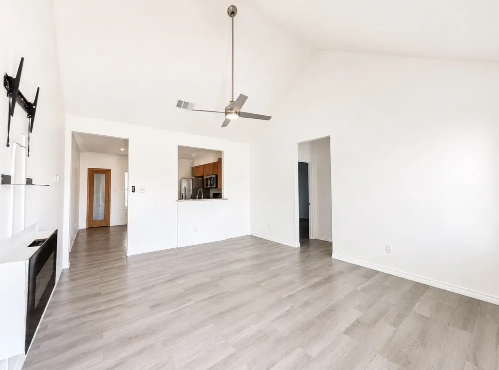 703 Perry Avenue Waxahachie, TX 75165