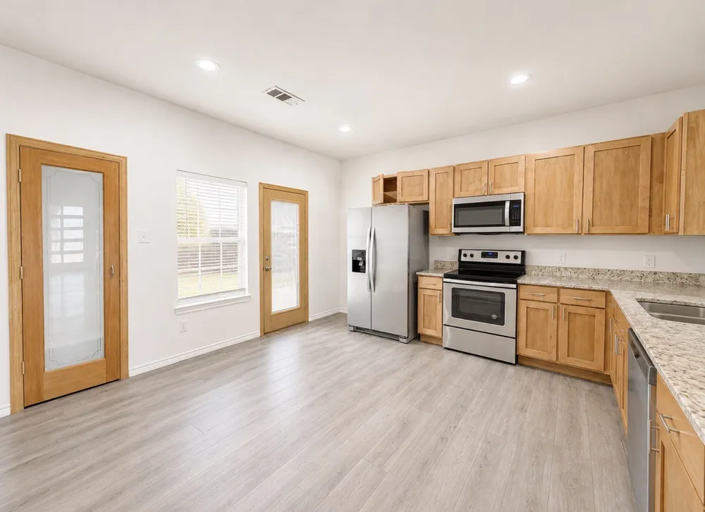 703 Perry Avenue Waxahachie, TX 75165