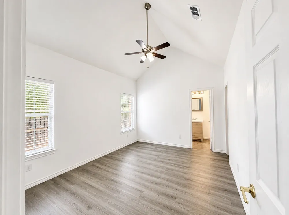 703 Perry Avenue Waxahachie, TX 75165