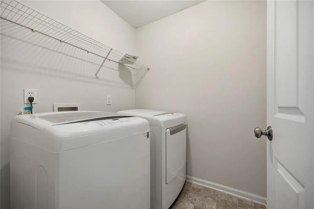 1707 Oakbrook Lane NW Kennesaw, GA 30152