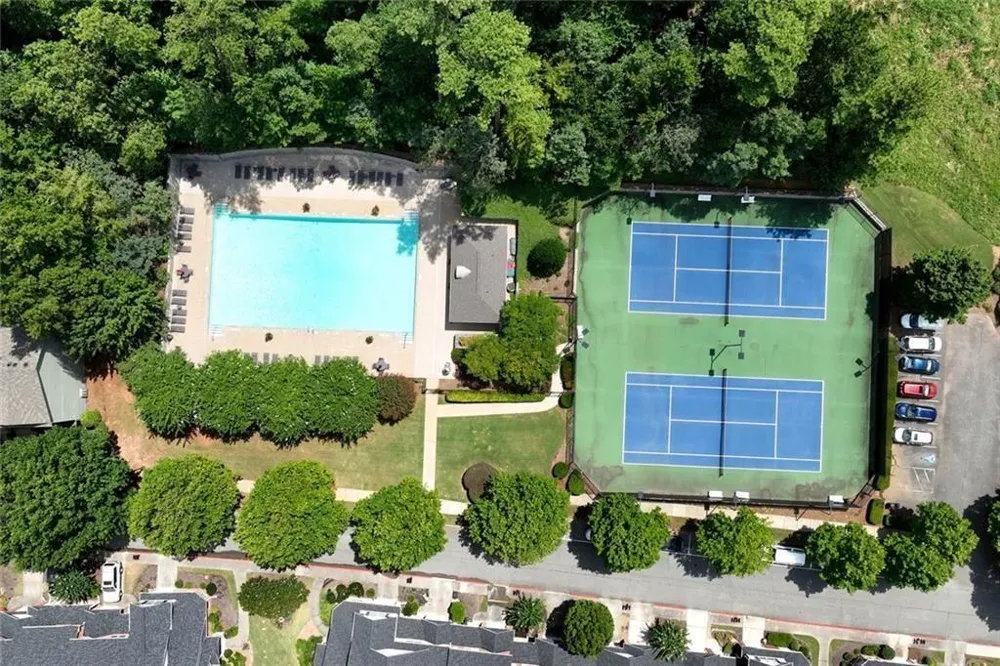1707 Oakbrook Lane NW Kennesaw, GA 30152