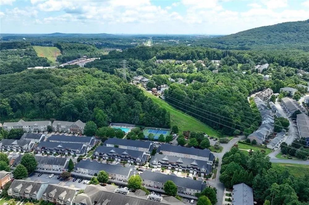 1707 Oakbrook Lane NW Kennesaw, GA 30152