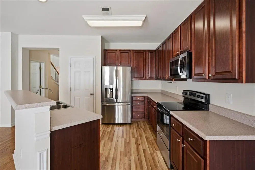 1707 Oakbrook Lane NW Kennesaw, GA 30152