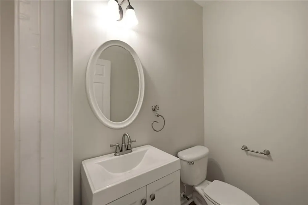 1707 Oakbrook Lane NW Kennesaw, GA 30152