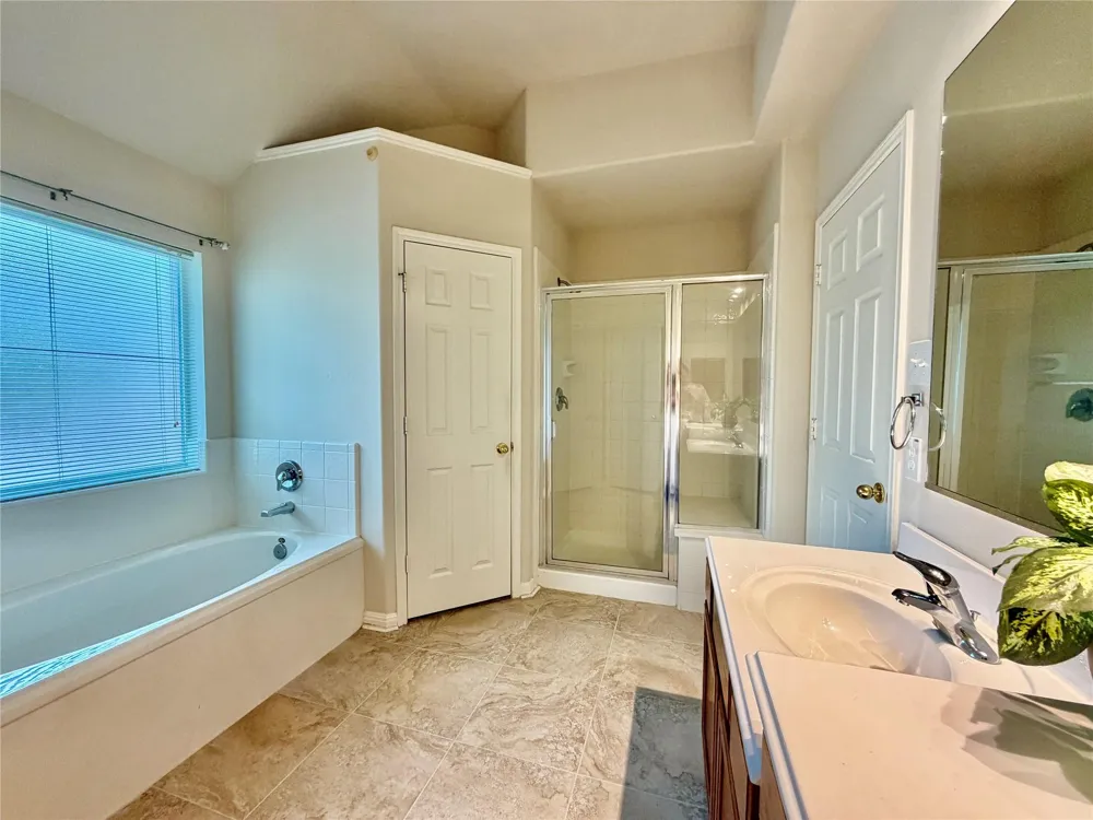 10004 Chestnut Creek Way Pearland, TX 77584