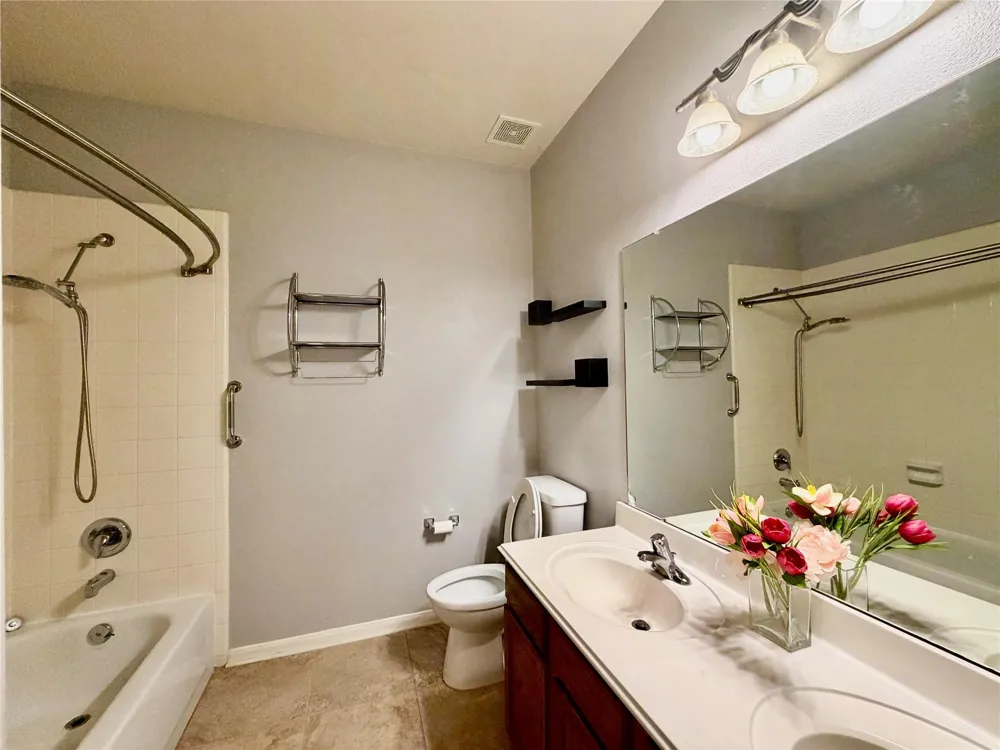 10004 Chestnut Creek Way Pearland, TX 77584