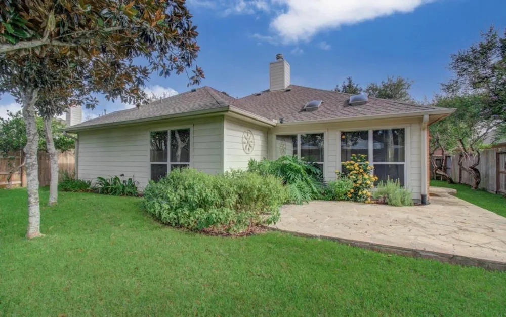 10004 Chestnut Creek Way Pearland, TX 77584