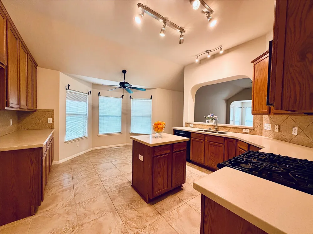 10004 Chestnut Creek Way Pearland, TX 77584