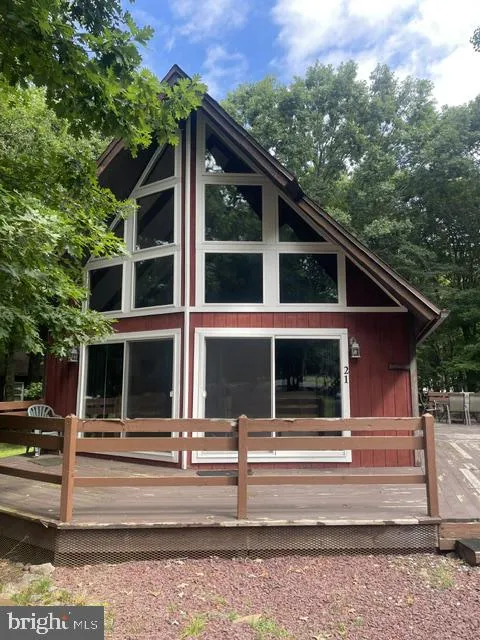 21 LINDBERGH CIRCLE