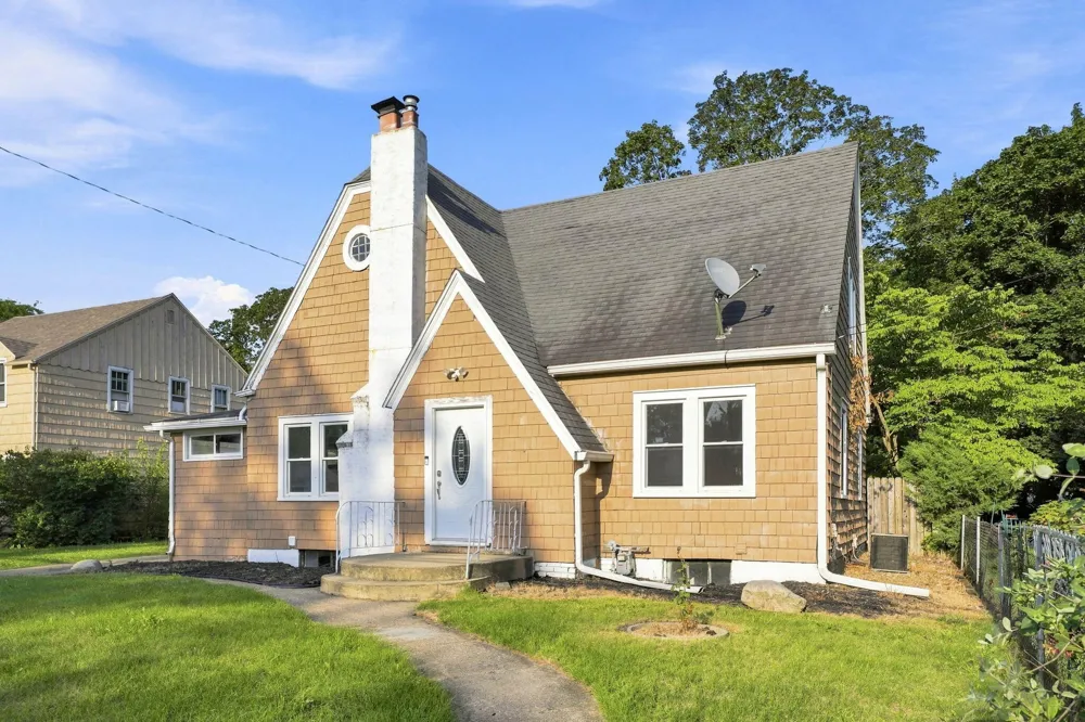 136 E Ave Battle Creek, MI 49017