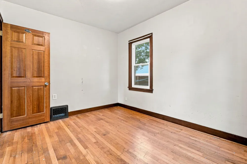 136 E Ave Battle Creek, MI 49017