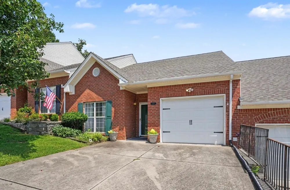 221 Wyndom Ct Goodlettsville, TN 37072
