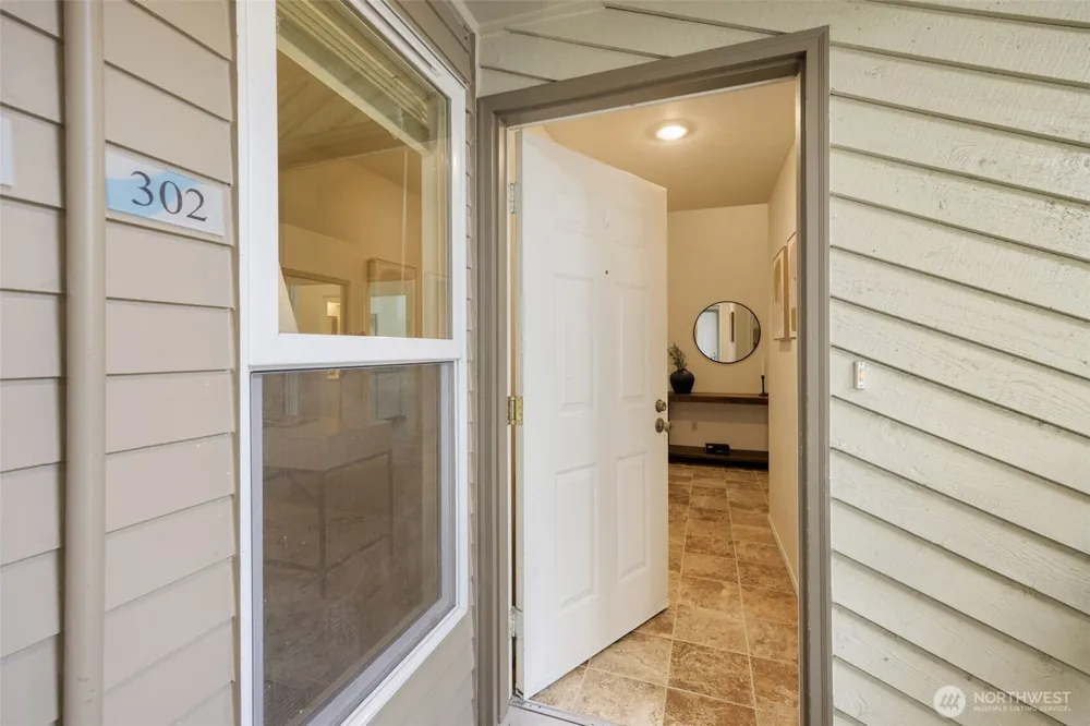 204 Mountain Park Boulevard SW #C302 Issaquah, WA 98027