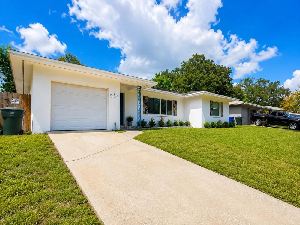 934 HILLWOOD DR Dunedin, FL 34698