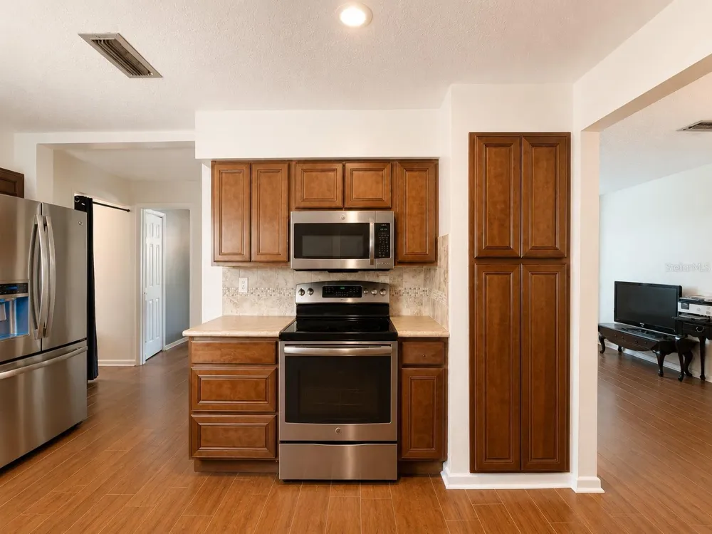 934 HILLWOOD DR Dunedin, FL 34698
