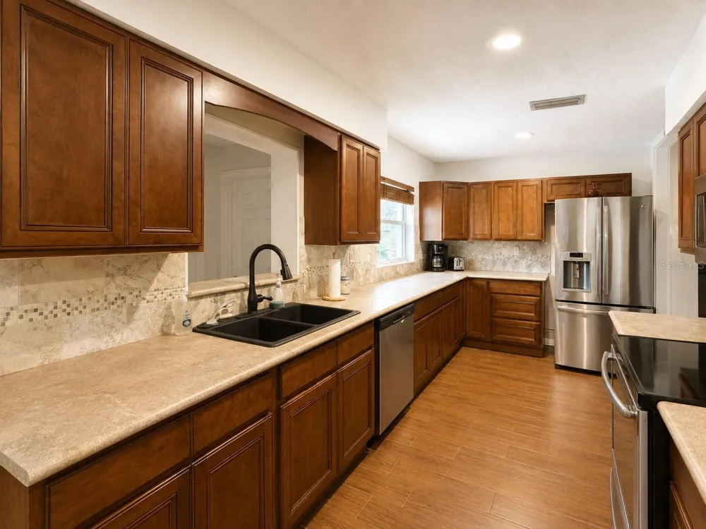 934 HILLWOOD DR Dunedin, FL 34698