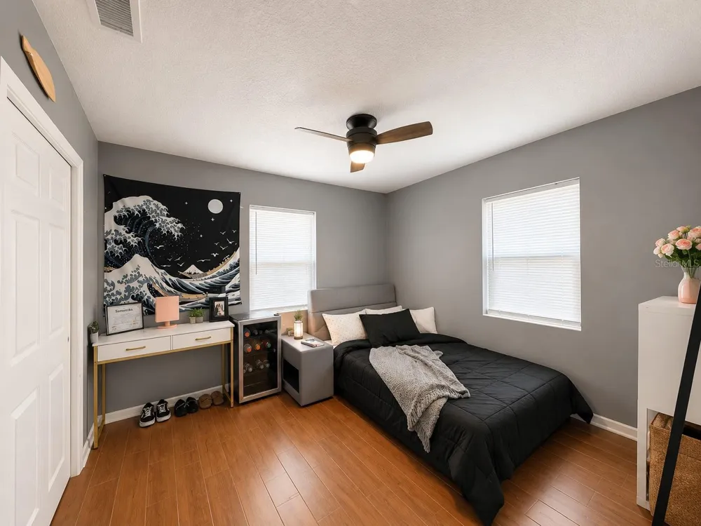 934 HILLWOOD DR Dunedin, FL 34698