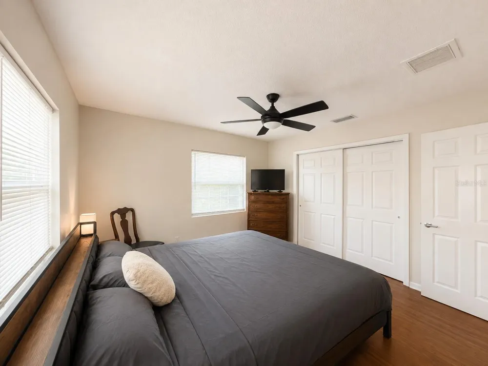 934 HILLWOOD DR Dunedin, FL 34698