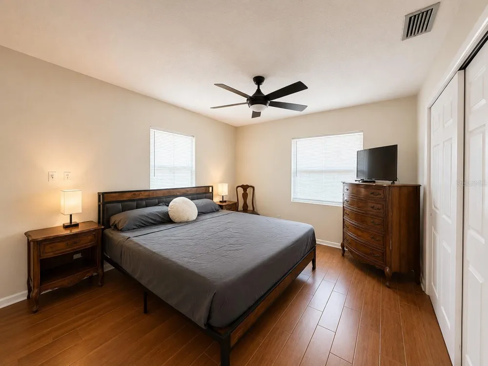 934 HILLWOOD DR Dunedin, FL 34698