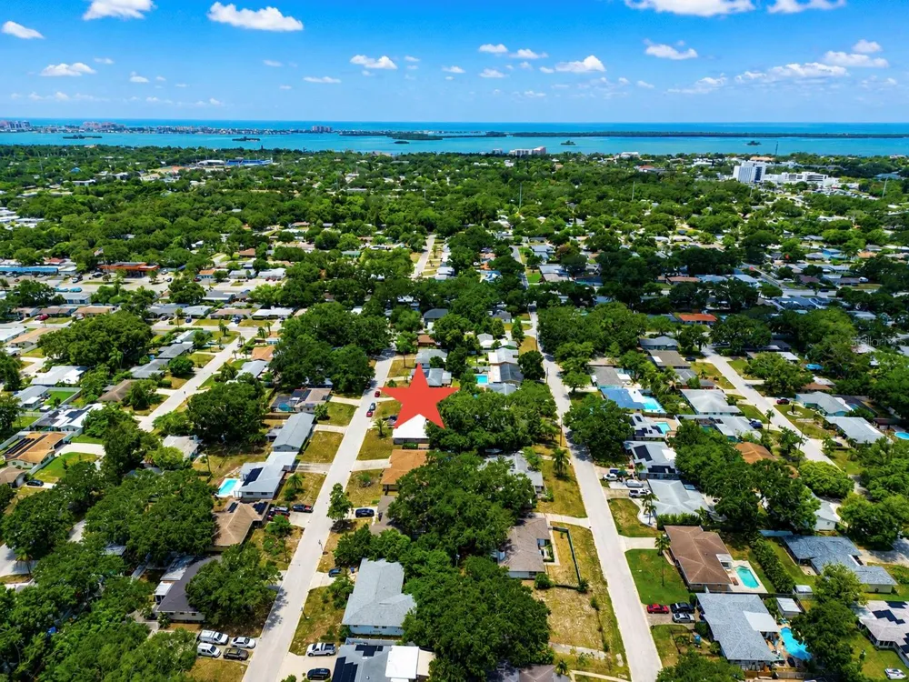 934 HILLWOOD DR Dunedin, FL 34698
