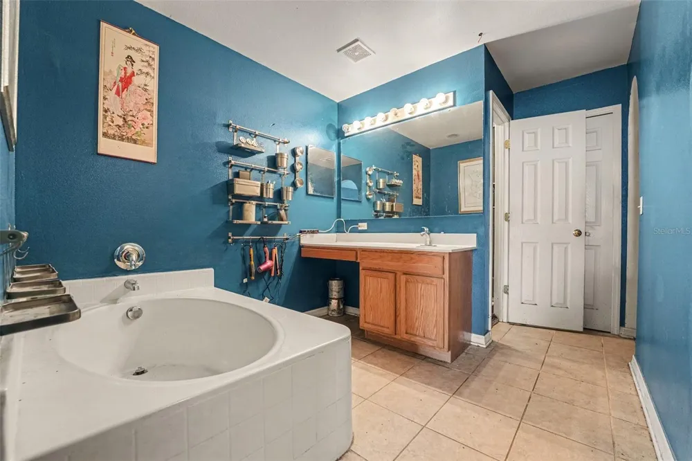 5888 WINDRIDGE DRIVE Winter Haven, FL 33881