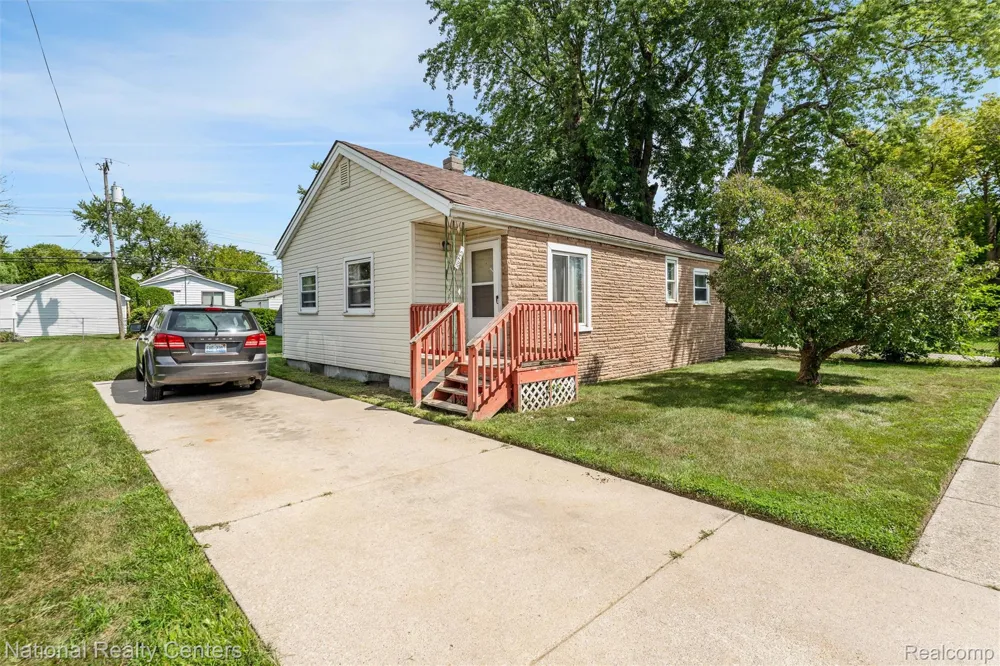20755 Webster Street Clinton Charter Township, MI 48035