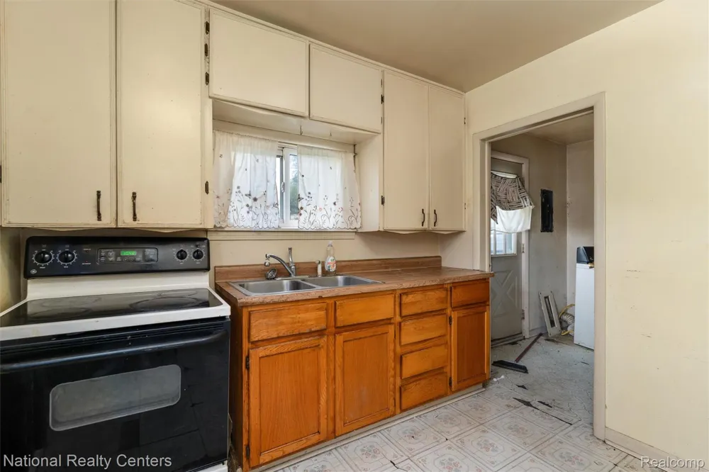 20755 Webster Street Clinton Charter Township, MI 48035