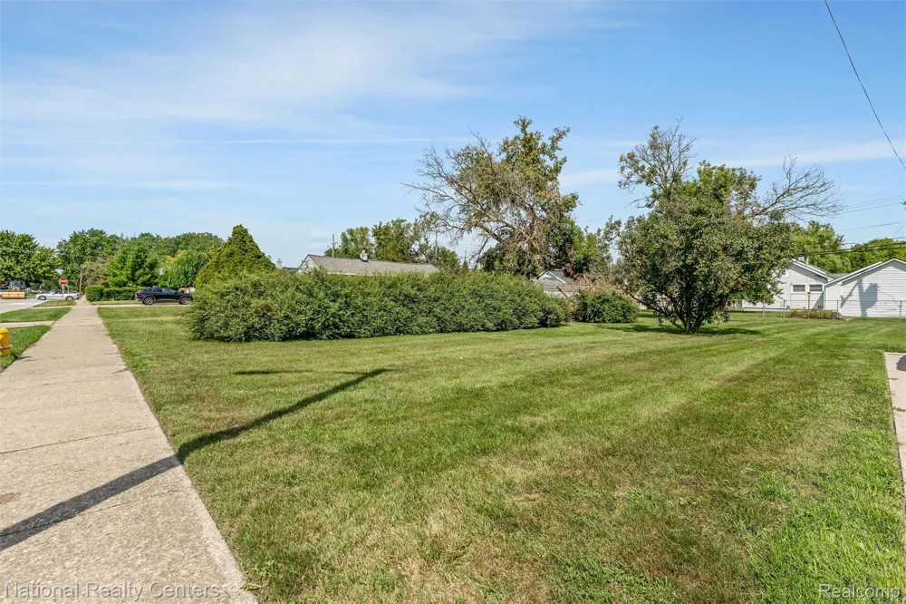 20755 Webster Street Clinton Charter Township, MI 48035